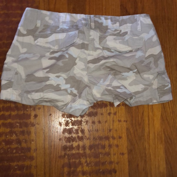 Shorts - Picture 3 of 3